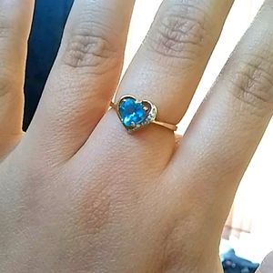 10k yellow gold heart blue topaz ring with Stones